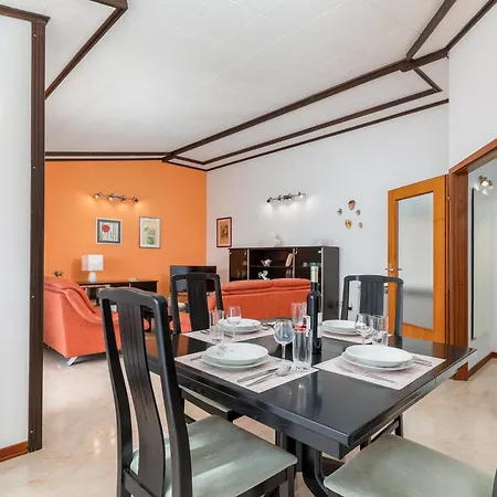Apartment Aristela *
