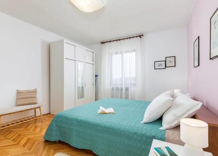 Aristela Apartment *