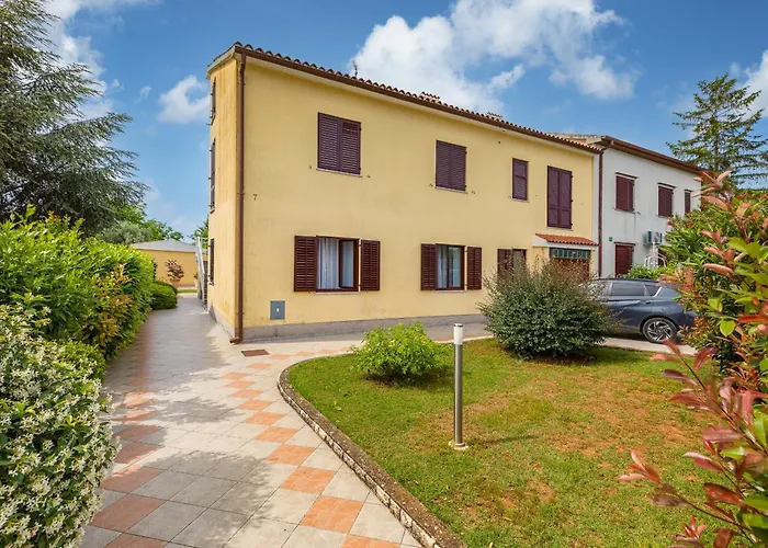 Aristela Apartment *